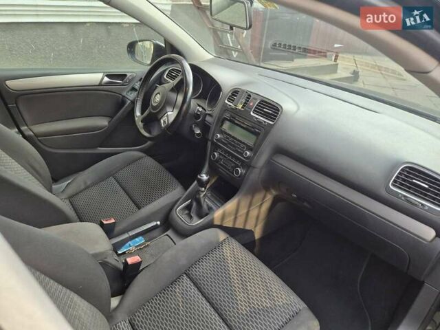 Черный Фольксваген Гольф, объемом двигателя 1.6 л и пробегом 217 тыс. км за 6500 $, фото 8 на Automoto.ua