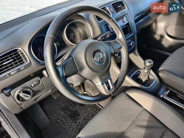 Черный Фольксваген Гольф, объемом двигателя 1.39 л и пробегом 223 тыс. км за 7300 $, фото 22 на Automoto.ua