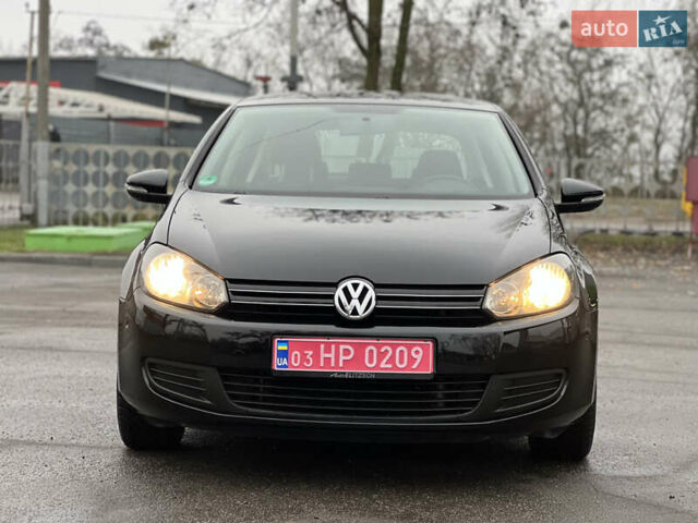 Черный Фольксваген Гольф, объемом двигателя 1.6 л и пробегом 241 тыс. км за 7999 $, фото 1 на Automoto.ua