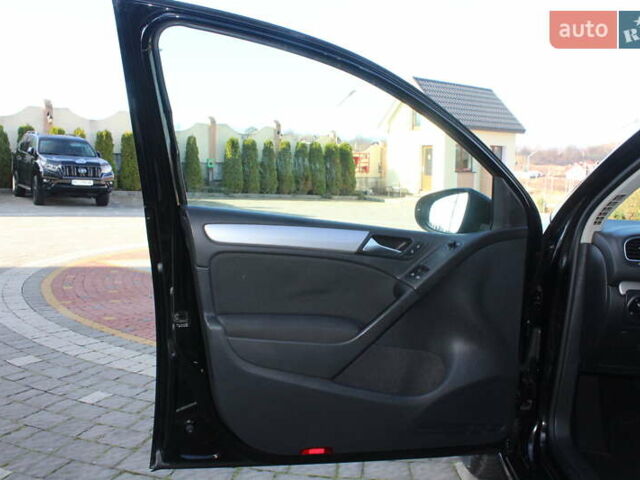 Черный Фольксваген Гольф, объемом двигателя 1.6 л и пробегом 210 тыс. км за 7350 $, фото 52 на Automoto.ua