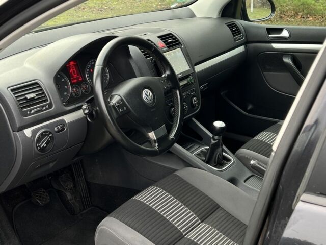 Черный Фольксваген Гольф, объемом двигателя 1.6 л и пробегом 167 тыс. км за 6999 $, фото 7 на Automoto.ua