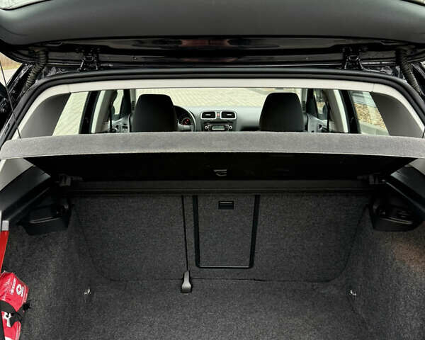 Черный Фольксваген Гольф, объемом двигателя 1.6 л и пробегом 198 тыс. км за 7899 $, фото 122 на Automoto.ua