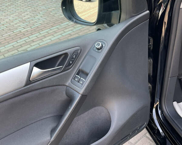 Чорний Фольксваген Гольф, об'ємом двигуна 1.39 л та пробігом 208 тис. км за 7900 $, фото 50 на Automoto.ua