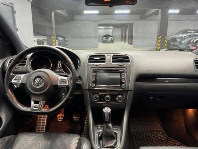 Фольксваген Гольф 2009 в Черновцах на Automoto.ua Черный Фольксваген Гольф, объемом двигателя 2 л и пробегом 250 тыс. км за 9800 $, фото 11 на Automoto.ua
