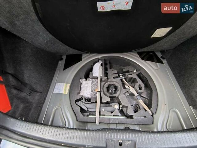 Черный Фольксваген Гольф, объемом двигателя 1.6 л и пробегом 216 тыс. км за 7400 $, фото 7 на Automoto.ua