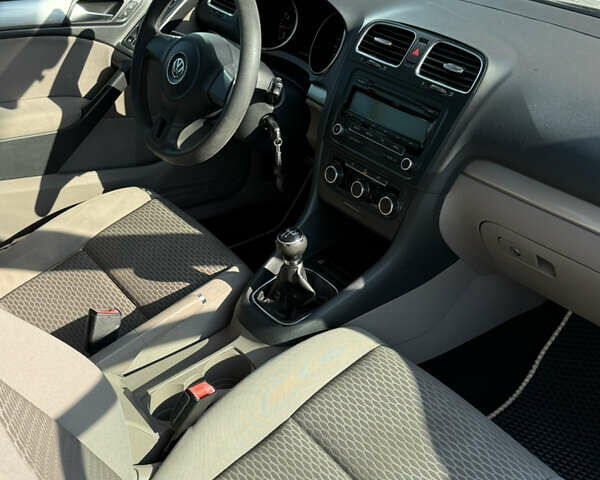 Чорний Фольксваген Гольф, об'ємом двигуна 1.6 л та пробігом 228 тис. км за 7200 $, фото 9 на Automoto.ua