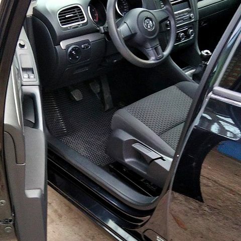 Черный Фольксваген Гольф, объемом двигателя 1.4 л и пробегом 201 тыс. км за 7000 $, фото 5 на Automoto.ua