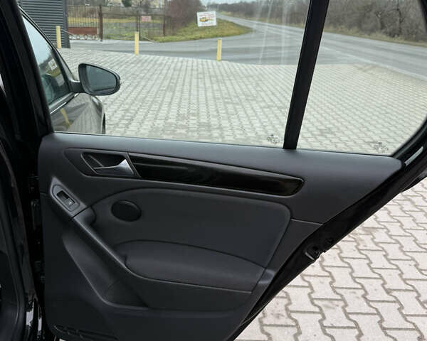 Черный Фольксваген Гольф, объемом двигателя 1.6 л и пробегом 198 тыс. км за 7950 $, фото 89 на Automoto.ua