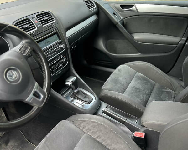 Черный Фольксваген Гольф, объемом двигателя 1.39 л и пробегом 109 тыс. км за 8490 $, фото 15 на Automoto.ua