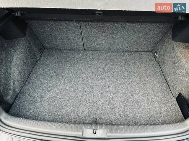 Черный Фольксваген Гольф, объемом двигателя 1.6 л и пробегом 247 тыс. км за 7950 $, фото 38 на Automoto.ua