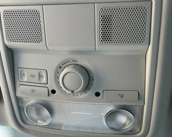 Чорний Фольксваген Гольф, об'ємом двигуна 1.39 л та пробігом 208 тис. км за 7900 $, фото 70 на Automoto.ua