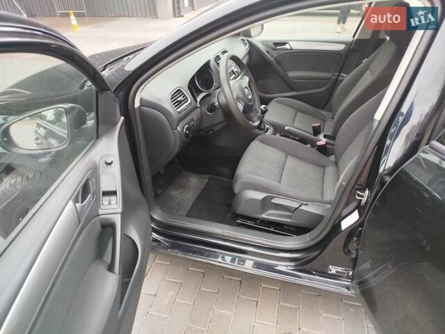 Черный Фольксваген Гольф, объемом двигателя 1.4 л и пробегом 228 тыс. км за 6800 $, фото 10 на Automoto.ua