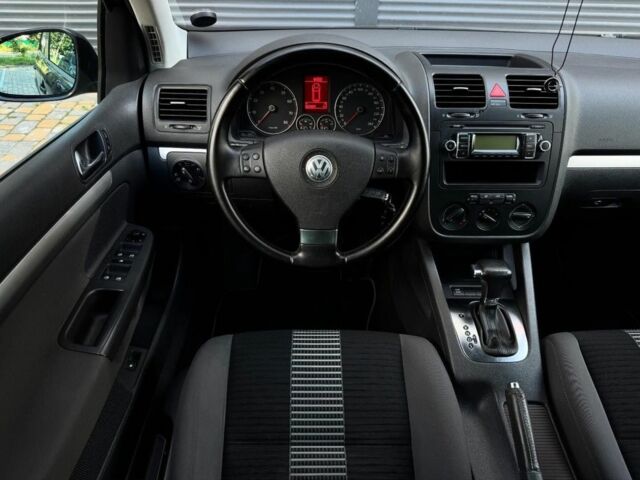 Чорний Фольксваген Гольф, об'ємом двигуна 1.4 л та пробігом 223 тис. км за 6700 $, фото 13 на Automoto.ua