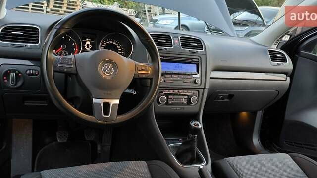 Чорний Фольксваген Гольф, об'ємом двигуна 1.39 л та пробігом 187 тис. км за 8000 $, фото 19 на Automoto.ua