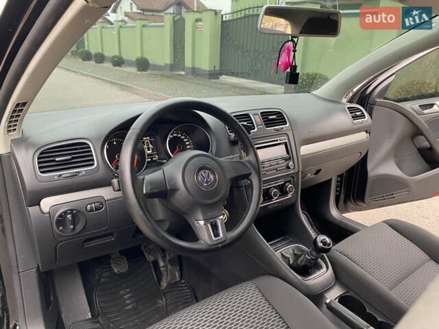 Черный Фольксваген Гольф, объемом двигателя 1.4 л и пробегом 242 тыс. км за 5699 $, фото 21 на Automoto.ua