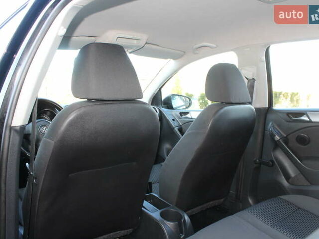 Черный Фольксваген Гольф, объемом двигателя 1.6 л и пробегом 210 тыс. км за 7390 $, фото 55 на Automoto.ua