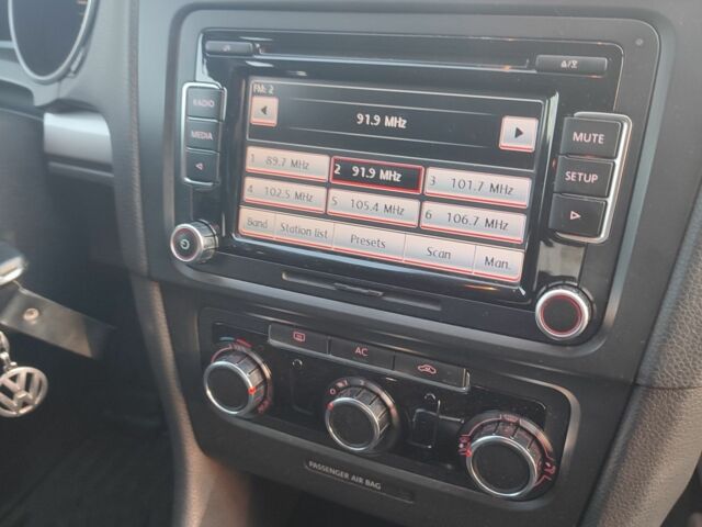 Черный Фольксваген Гольф, объемом двигателя 1.4 л и пробегом 217 тыс. км за 6700 $, фото 19 на Automoto.ua