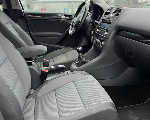 Черный Фольксваген Гольф, объемом двигателя 1.6 л и пробегом 241 тыс. км за 7999 $, фото 35 на Automoto.ua