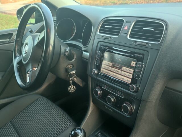 Черный Фольксваген Гольф, объемом двигателя 1.4 л и пробегом 217 тыс. км за 6700 $, фото 21 на Automoto.ua