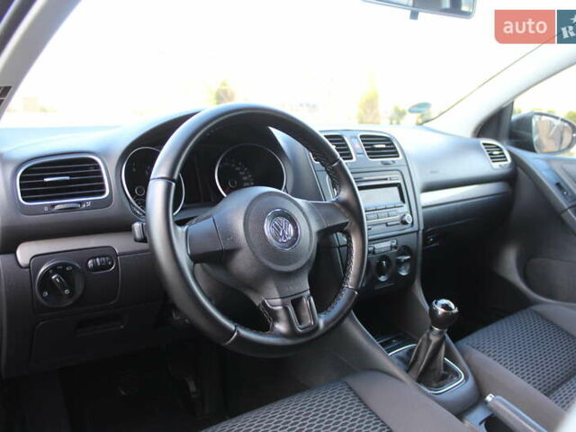 Черный Фольксваген Гольф, объемом двигателя 1.6 л и пробегом 210 тыс. км за 7350 $, фото 34 на Automoto.ua