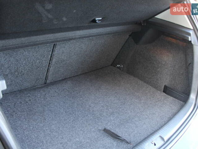 Черный Фольксваген Гольф, объемом двигателя 1.6 л и пробегом 210 тыс. км за 7390 $, фото 78 на Automoto.ua