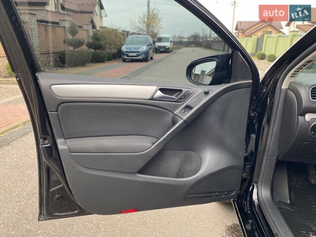 Черный Фольксваген Гольф, объемом двигателя 1.4 л и пробегом 242 тыс. км за 5699 $, фото 22 на Automoto.ua