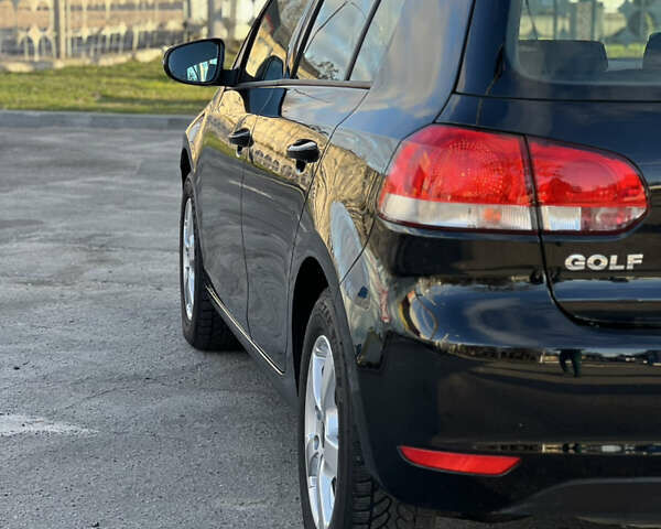 Черный Фольксваген Гольф, объемом двигателя 1.6 л и пробегом 210 тыс. км за 8150 $, фото 17 на Automoto.ua