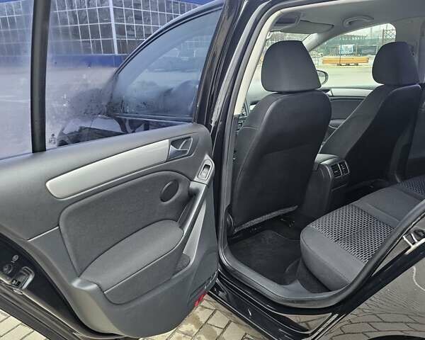 Черный Фольксваген Гольф, объемом двигателя 1.6 л и пробегом 218 тыс. км за 7900 $, фото 20 на Automoto.ua