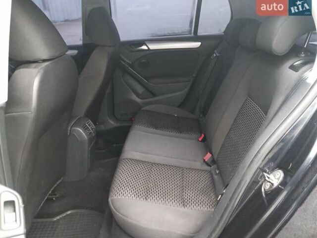 Черный Фольксваген Гольф, объемом двигателя 1.6 л и пробегом 214 тыс. км за 8200 $, фото 19 на Automoto.ua