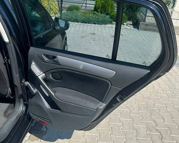 Черный Фольксваген Гольф, объемом двигателя 1.39 л и пробегом 210 тыс. км за 6850 $, фото 14 на Automoto.ua