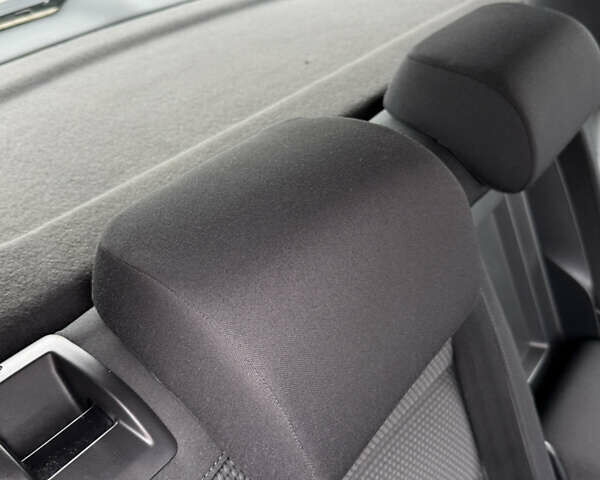 Черный Фольксваген Гольф, объемом двигателя 1.6 л и пробегом 198 тыс. км за 7899 $, фото 132 на Automoto.ua