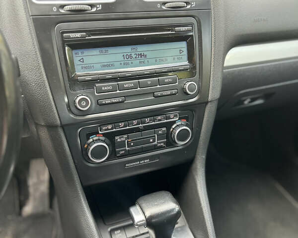 Черный Фольксваген Гольф, объемом двигателя 1.39 л и пробегом 109 тыс. км за 8490 $, фото 16 на Automoto.ua