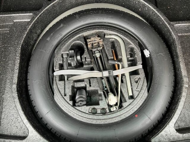 Черный Фольксваген Гольф, объемом двигателя 1.6 л и пробегом 167 тыс. км за 6999 $, фото 19 на Automoto.ua