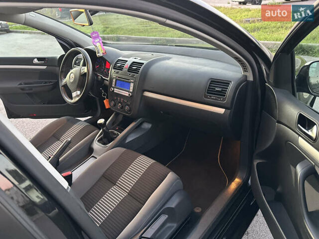 Чорний Фольксваген Гольф, об'ємом двигуна 1.4 л та пробігом 135 тис. км за 6950 $, фото 37 на Automoto.ua