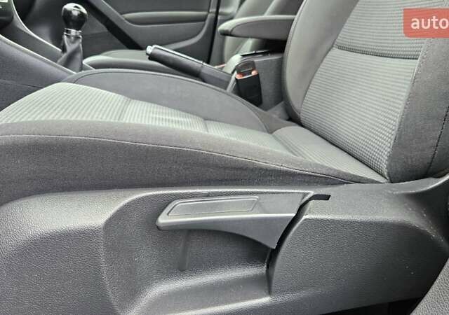 Черный Фольксваген Гольф, объемом двигателя 1.39 л и пробегом 197 тыс. км за 7350 $, фото 71 на Automoto.ua