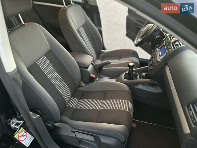 Чорний Фольксваген Гольф, об'ємом двигуна 1.4 л та пробігом 135 тис. км за 6950 $, фото 36 на Automoto.ua