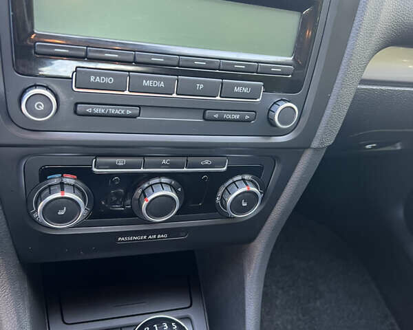 Чорний Фольксваген Гольф, об'ємом двигуна 1.4 л та пробігом 208 тис. км за 7400 $, фото 25 на Automoto.ua