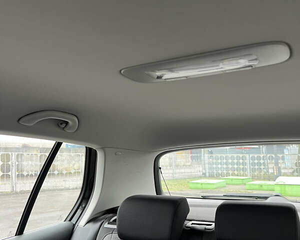 Черный Фольксваген Гольф, объемом двигателя 1.6 л и пробегом 241 тыс. км за 7999 $, фото 34 на Automoto.ua