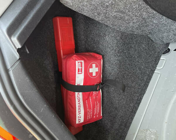 Чорний Фольксваген Гольф, об'ємом двигуна 1.39 л та пробігом 208 тис. км за 7900 $, фото 44 на Automoto.ua