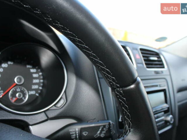 Черный Фольксваген Гольф, объемом двигателя 1.6 л и пробегом 210 тыс. км за 7390 $, фото 51 на Automoto.ua