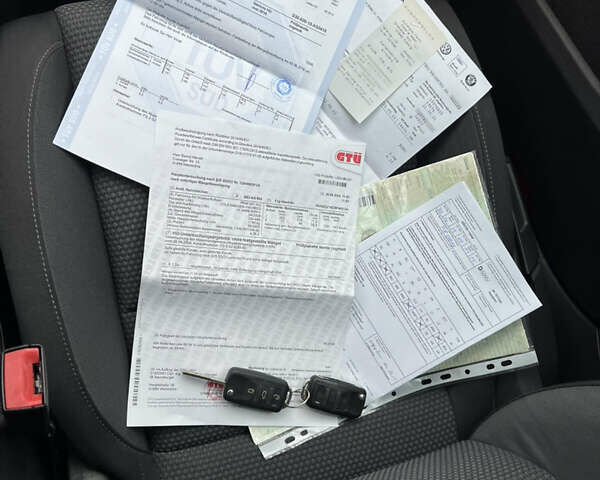 Черный Фольксваген Гольф, объемом двигателя 1.6 л и пробегом 241 тыс. км за 7999 $, фото 36 на Automoto.ua