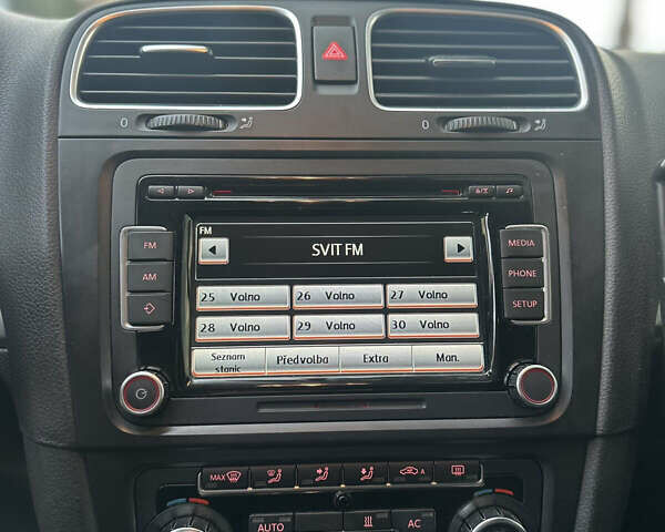 Чорний Фольксваген Гольф, об'ємом двигуна 1.39 л та пробігом 180 тис. км за 7200 $, фото 4 на Automoto.ua