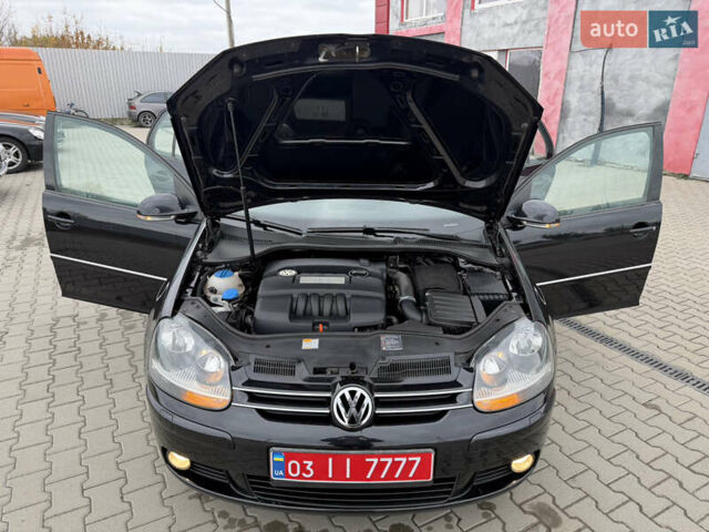 Черный Фольксваген Гольф, объемом двигателя 1.6 л и пробегом 189 тыс. км за 6650 $, фото 48 на Automoto.ua