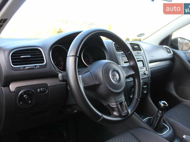 Черный Фольксваген Гольф, объемом двигателя 1.6 л и пробегом 210 тыс. км за 7350 $, фото 41 на Automoto.ua