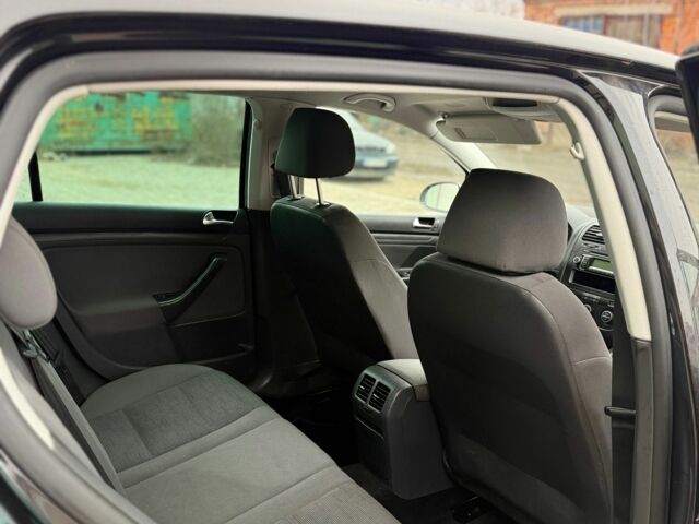 Черный Фольксваген Гольф, объемом двигателя 0 л и пробегом 185 тыс. км за 6999 $, фото 6 на Automoto.ua