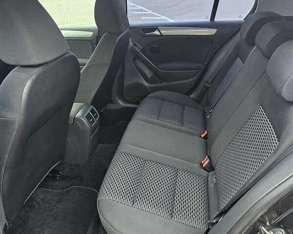 Черный Фольксваген Гольф, объемом двигателя 1.6 л и пробегом 218 тыс. км за 7900 $, фото 21 на Automoto.ua