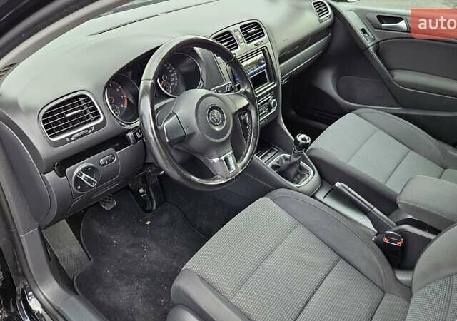 Черный Фольксваген Гольф, объемом двигателя 1.39 л и пробегом 197 тыс. км за 7350 $, фото 68 на Automoto.ua