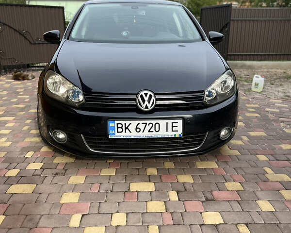 Черный Фольксваген Гольф, объемом двигателя 1.6 л и пробегом 281 тыс. км за 8000 $, фото 2 на Automoto.ua