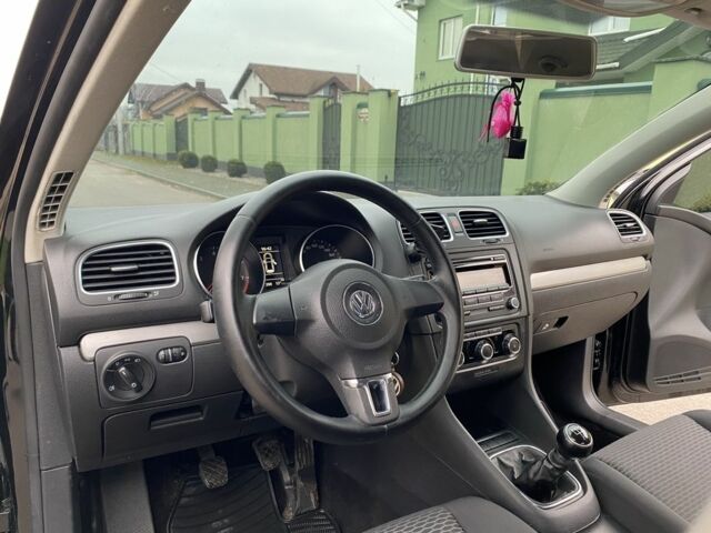 Черный Фольксваген Гольф, объемом двигателя 1.4 л и пробегом 243 тыс. км за 5850 $, фото 20 на Automoto.ua