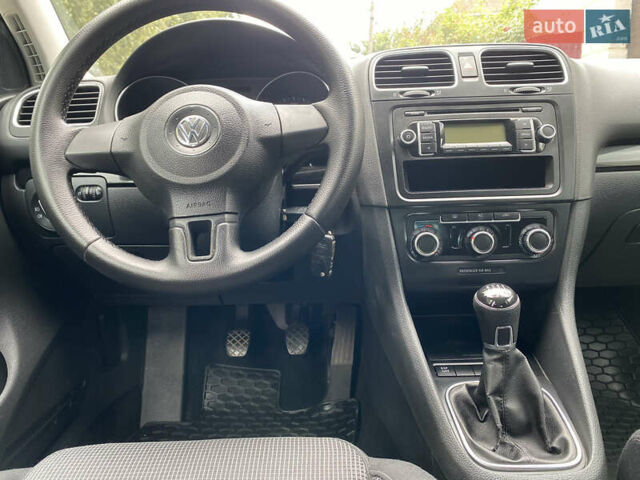 Чорний Фольксваген Гольф, об'ємом двигуна 1.4 л та пробігом 242 тис. км за 7550 $, фото 25 на Automoto.ua